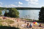 Plażujacy ludzie na plaży "Patelnia" nad Jeziorem Białym, fot. J. Koniecko